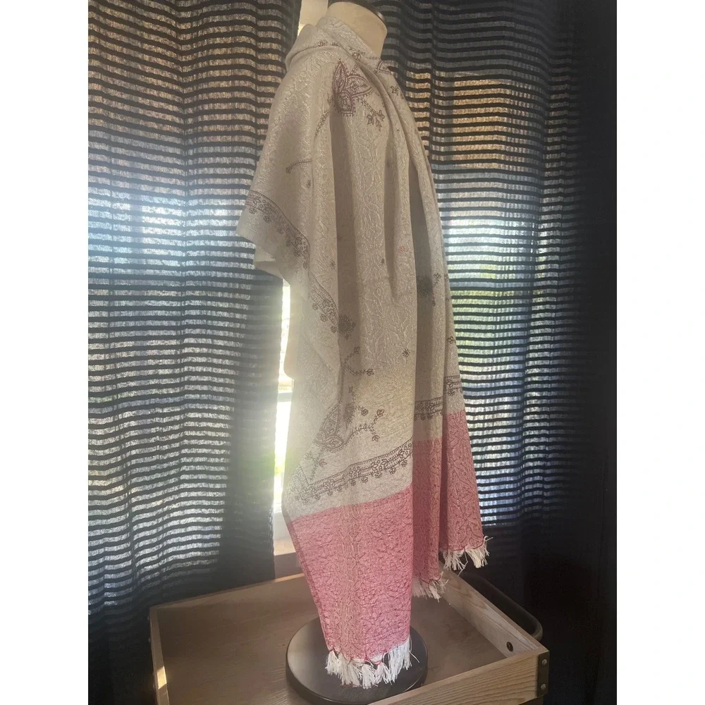 Oswal Shawl Cream Pink Floral Embroidered Fringe Made in India‎